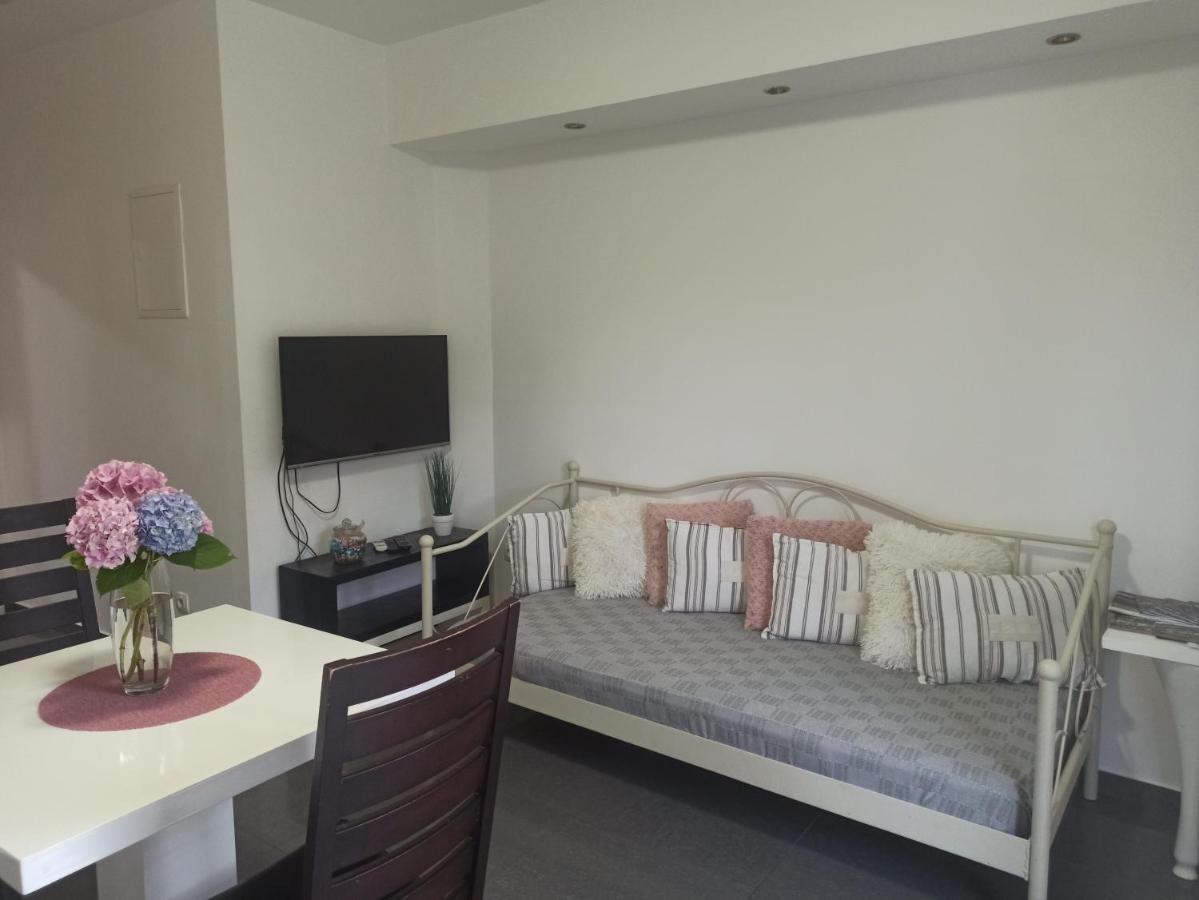 Apartment Bila ชิเบนิก ภายนอก รูปภาพ