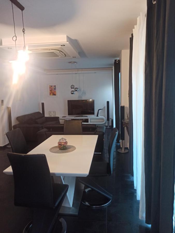 Apartment Bila ชิเบนิก ภายนอก รูปภาพ